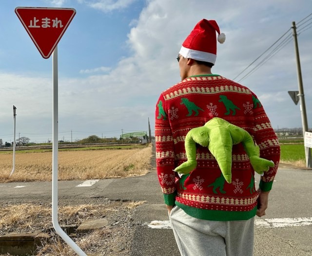 Ringing in the holiday season with a 3-D ugly sweater